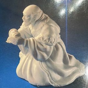 Avon Nativity Collectibles The Magi  Porcelain Figurine. Excellent Condition.